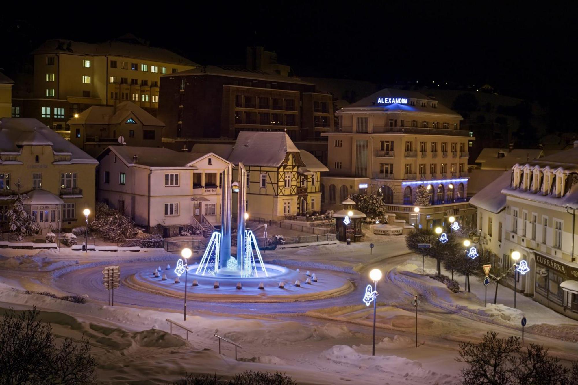 Kapsle Luhacovice Apartment ภายนอก รูปภาพ